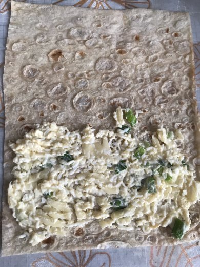 Трубочки из лаваша с сыром, яйцами и зелёным луком - Шаг 1