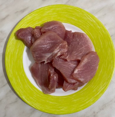 Свиные отбивные в яично-сырном кляре с картофельным пюре - Шаг 1