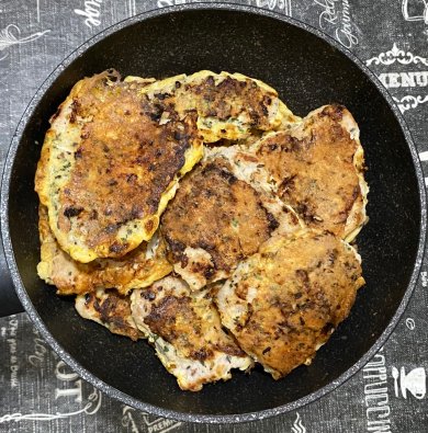 Свиные отбивные в яично-сырном кляре с картофельным пюре - Шаг 7