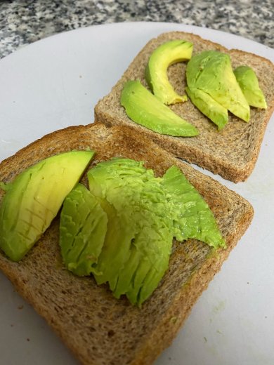 Тост с авокадо и яйцом - Шаг 5
