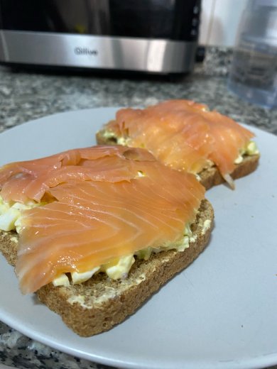 Тост-салат с лососем - Шаг 8