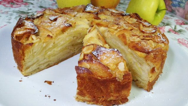 Сливочный пирог с яблоками