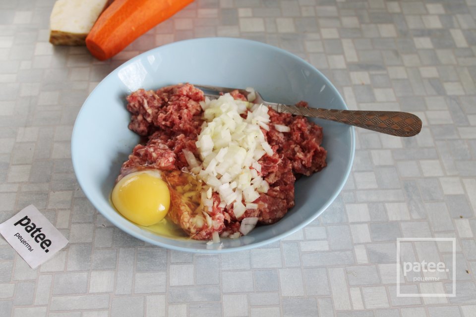 Фрикадельки из говядины, тушенные с овощами и грибами в сметане - Шаг 5