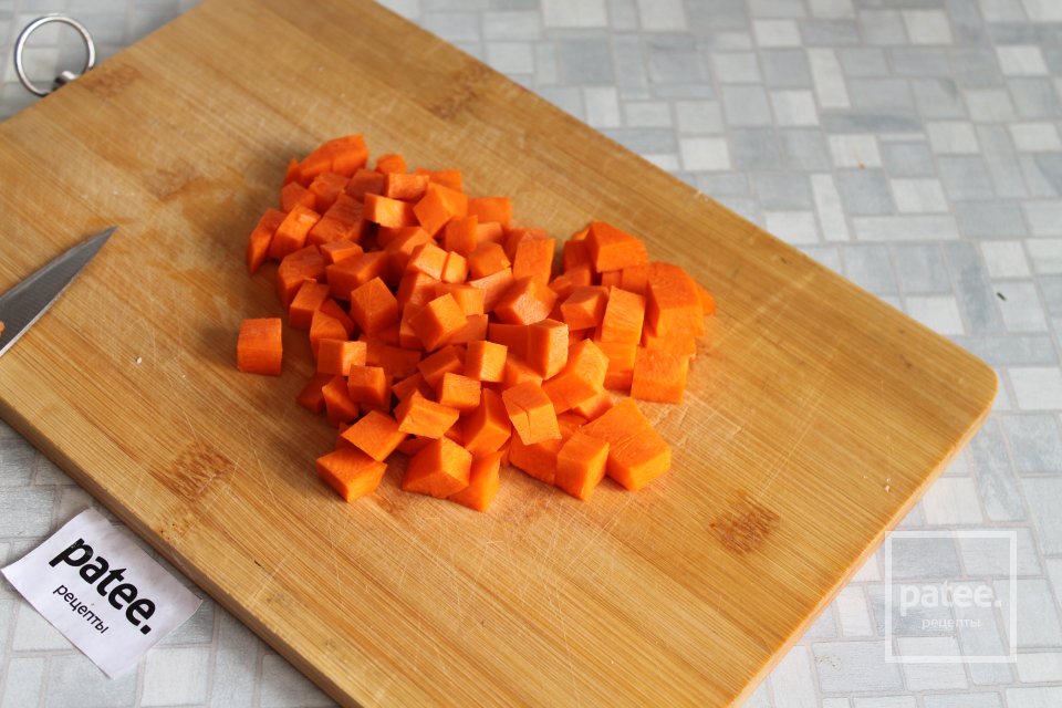 Фрикадельки из говядины, тушенные с овощами и грибами в сметане - Шаг 11