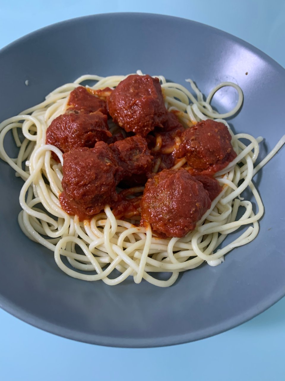 Идеальный рецепт спагетти с фрикадельками в томатном соусе - наслаждение на каждом шагу!