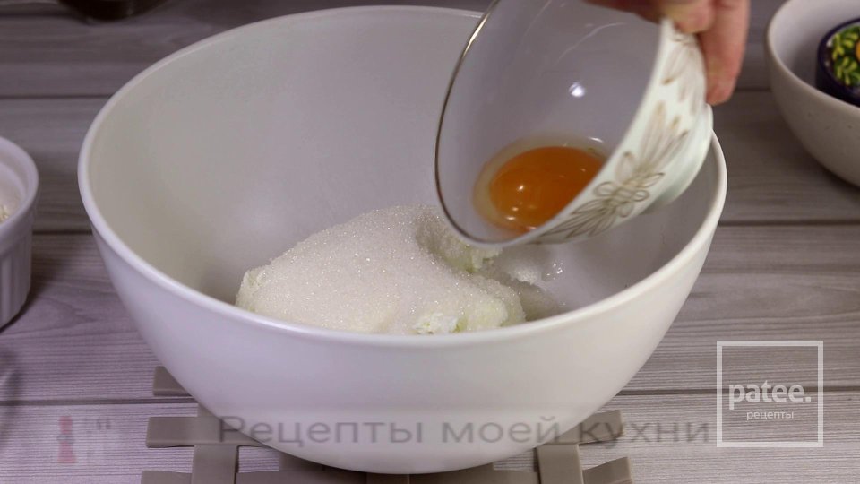 Шоколадные кексы с творожно - кокосовой начинкой - Шаг 2