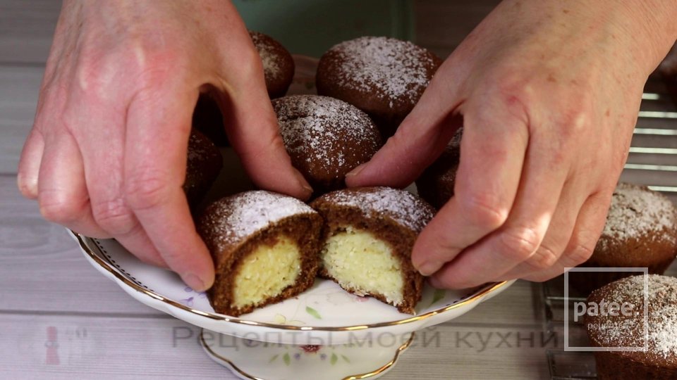 Шоколадные кексы с творожно - кокосовой начинкой - Шаг 13