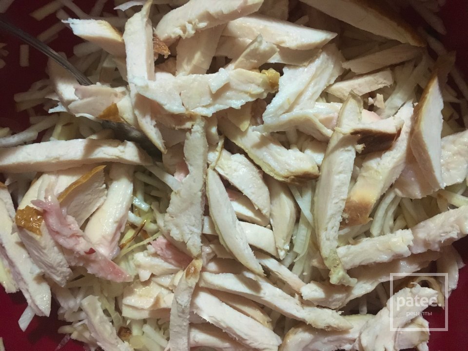 Салат с дайконом и копчёной курицей. - Шаг 4