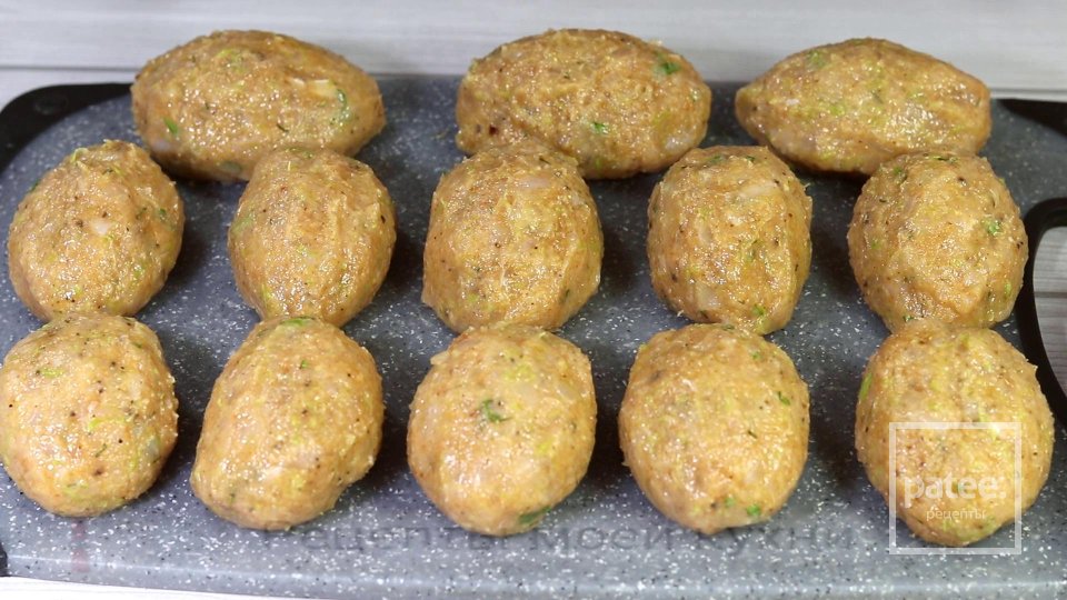 Куриные котлеты с кабачком - Шаг 7