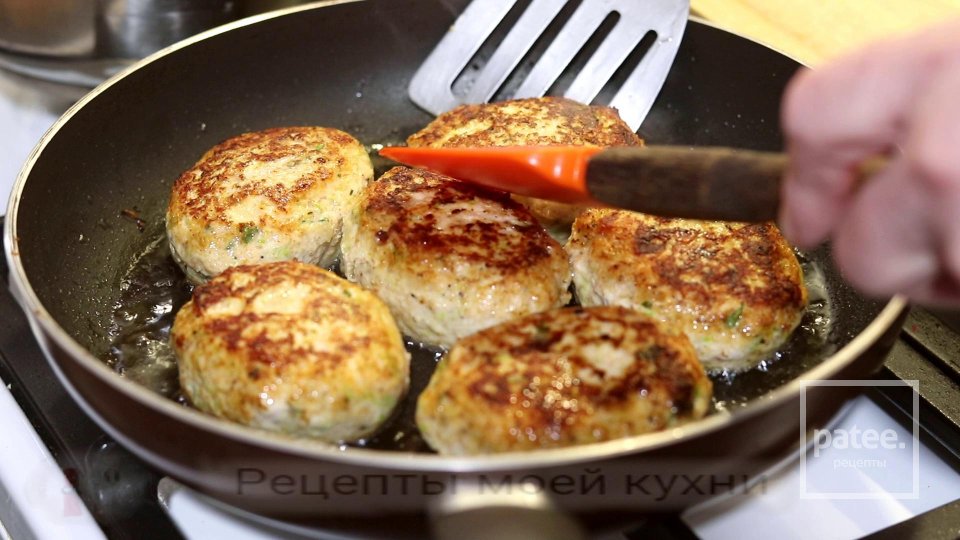 Куриные котлеты с кабачком - Шаг 8