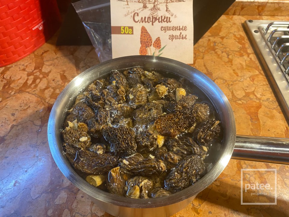 Слойка со сморчками в сливочном соусе - Шаг 1