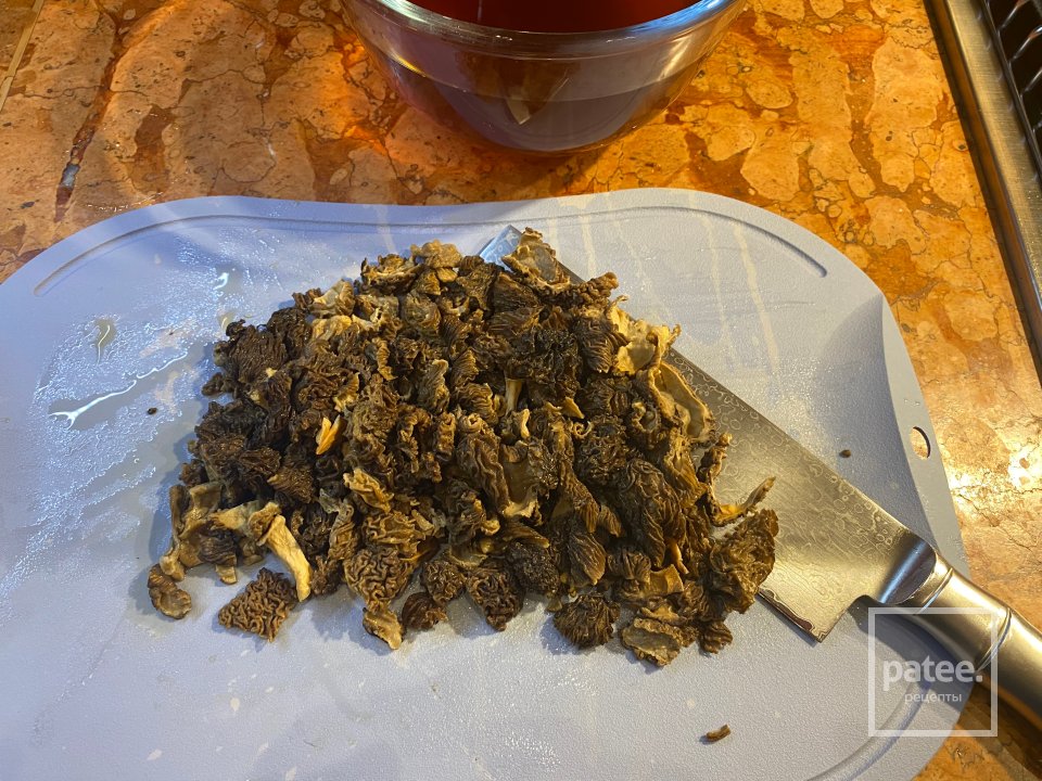 Слойка со сморчками в сливочном соусе - Шаг 3