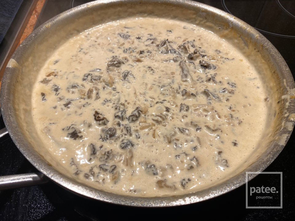 Слойка со сморчками в сливочном соусе - Шаг 10