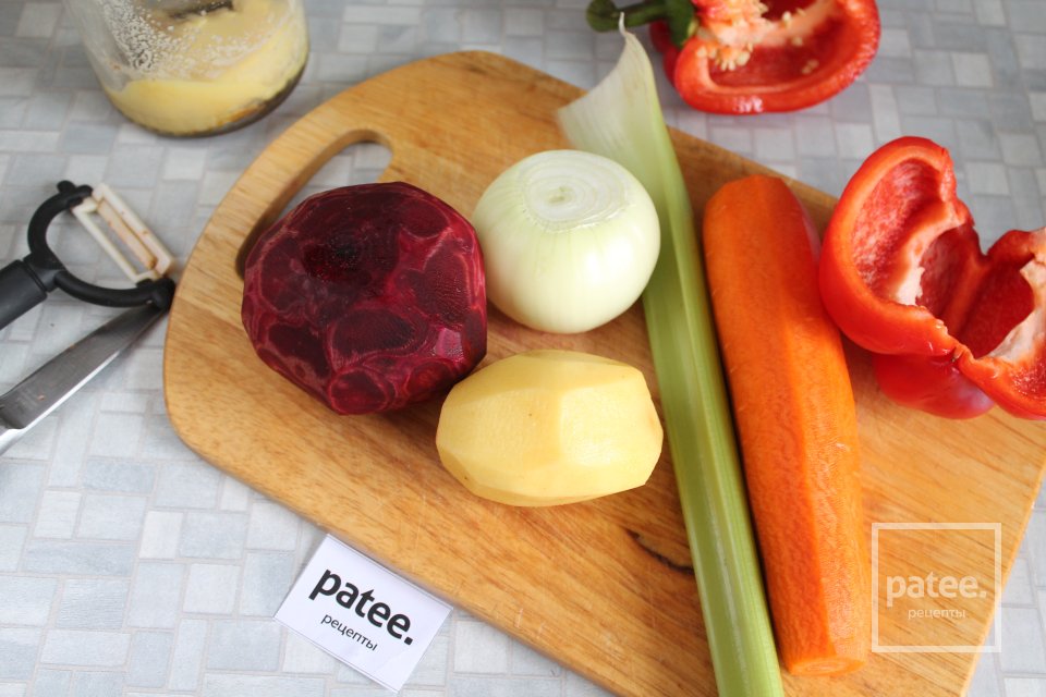 Борщ с говядиной на косточке и сельдереем - Шаг 3