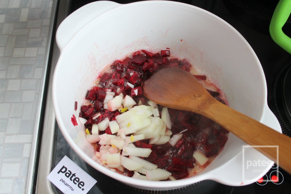 Борщ с говядиной на косточке и сельдереем - Шаг 7