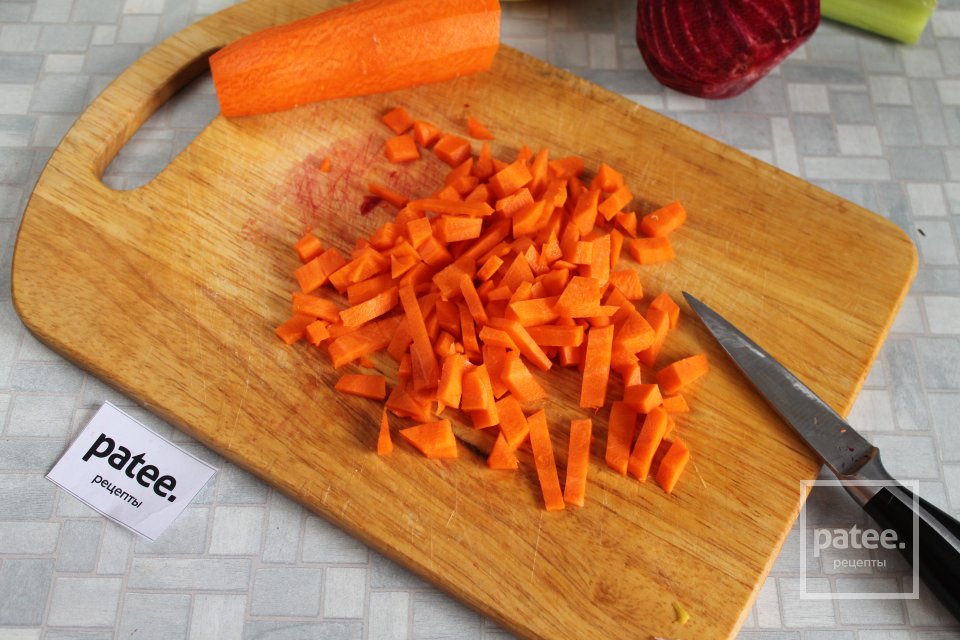 Борщ с говядиной на косточке и сельдереем - Шаг 8