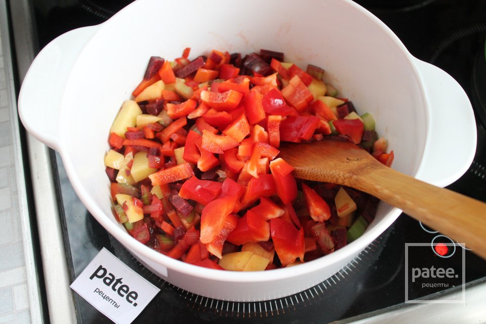 Борщ с говядиной на косточке и сельдереем - Шаг 13