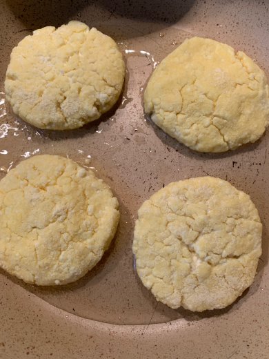 Сырники с кукурузной мукой - Шаг 3