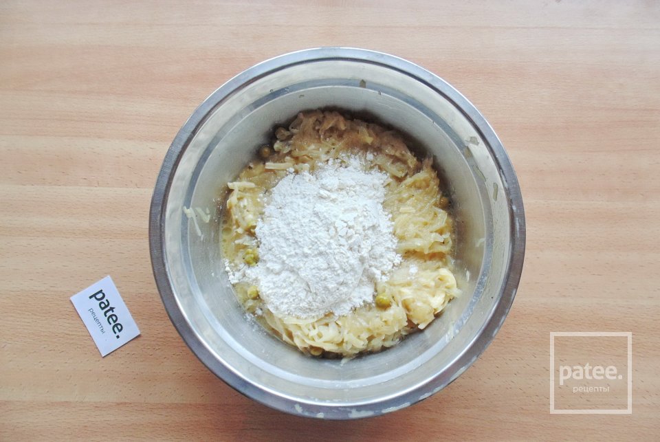 Запеканка из капусты с сыром на сковороде - Шаг 9