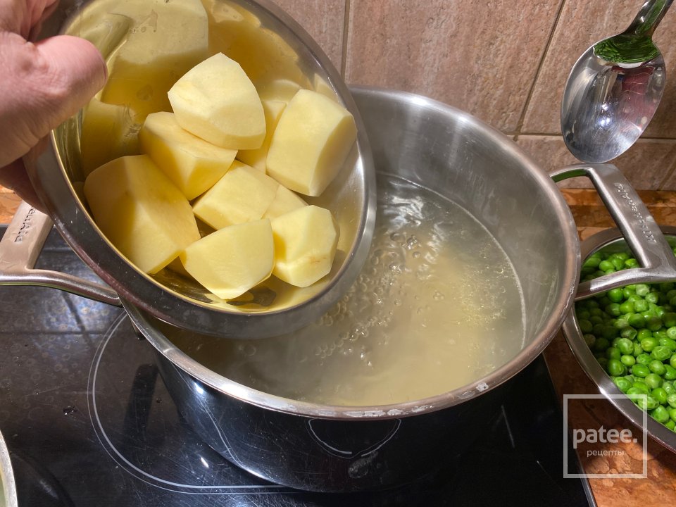 Крем-суп из зелёного горошка с зеленью - Шаг 7