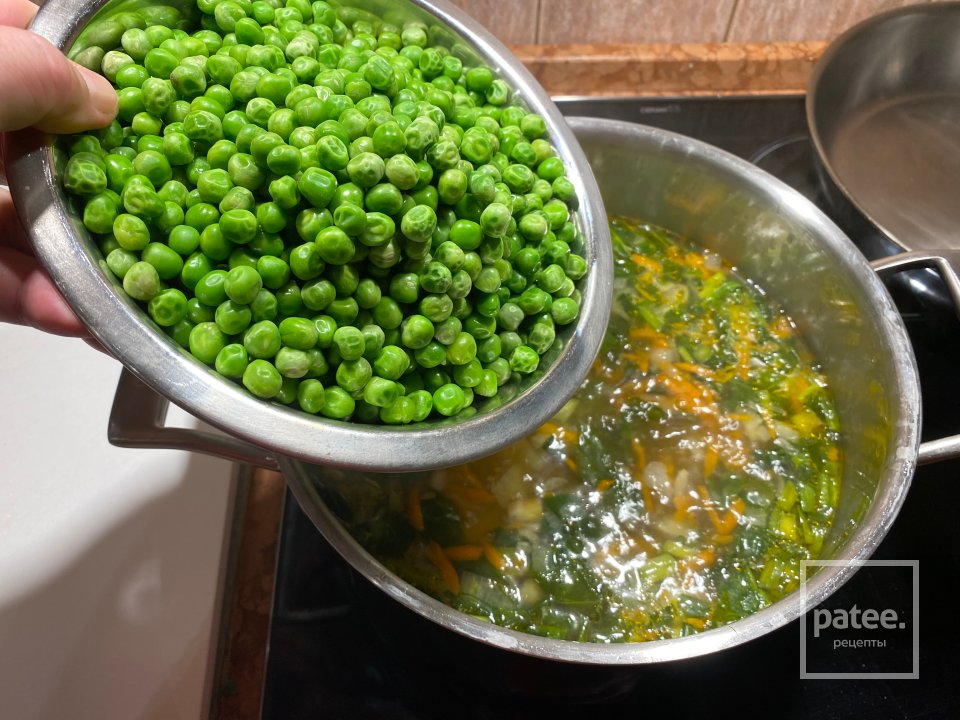 Крем-суп из зелёного горошка с зеленью - Шаг 9