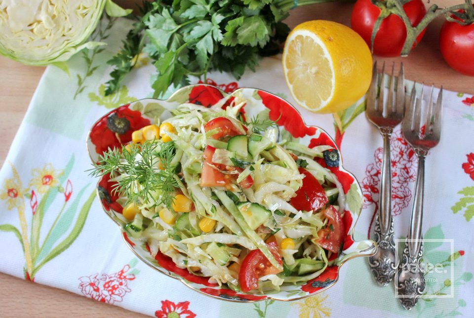 Капустный салат с кукурузой - Шаг 11