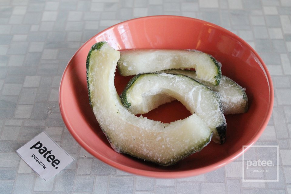 Шакшука со свежемороженным цуккини и лисичками - Шаг 2