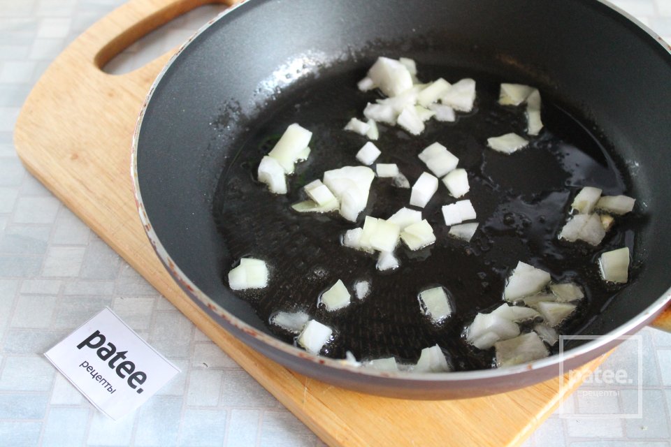 Шакшука со свежемороженным цуккини и лисичками - Шаг 5