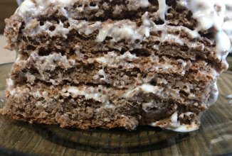 Банановое пирожное