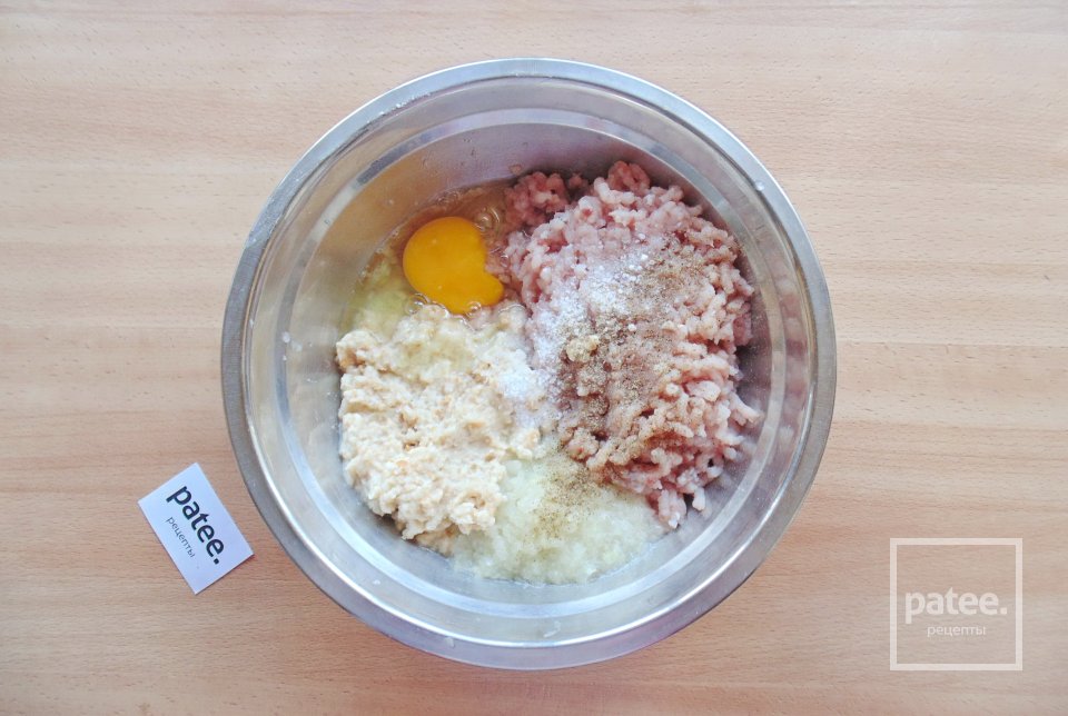 Котлеты из толстолобика тушеные - Шаг 6