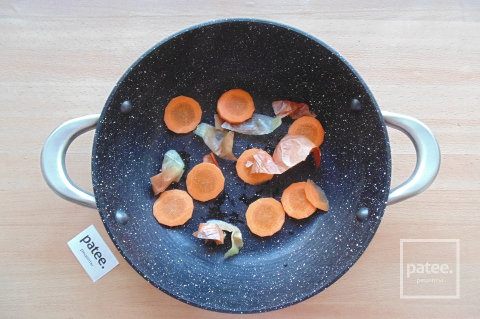 Котлеты из толстолобика тушеные - Шаг 8