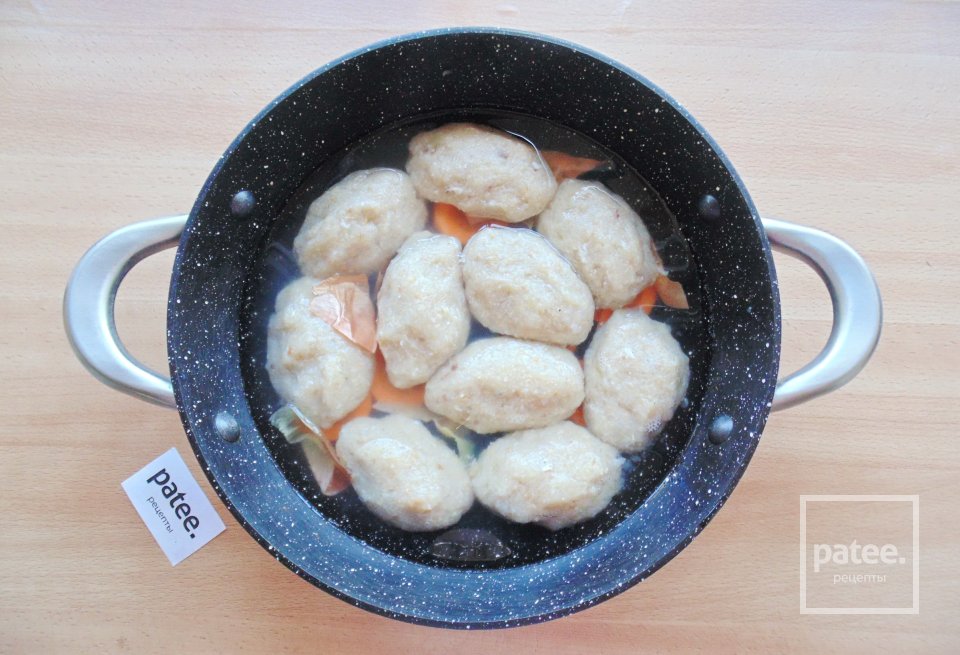 Котлеты из толстолобика тушеные - Шаг 10