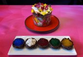 Кулич с цветами и фруктовой икрой