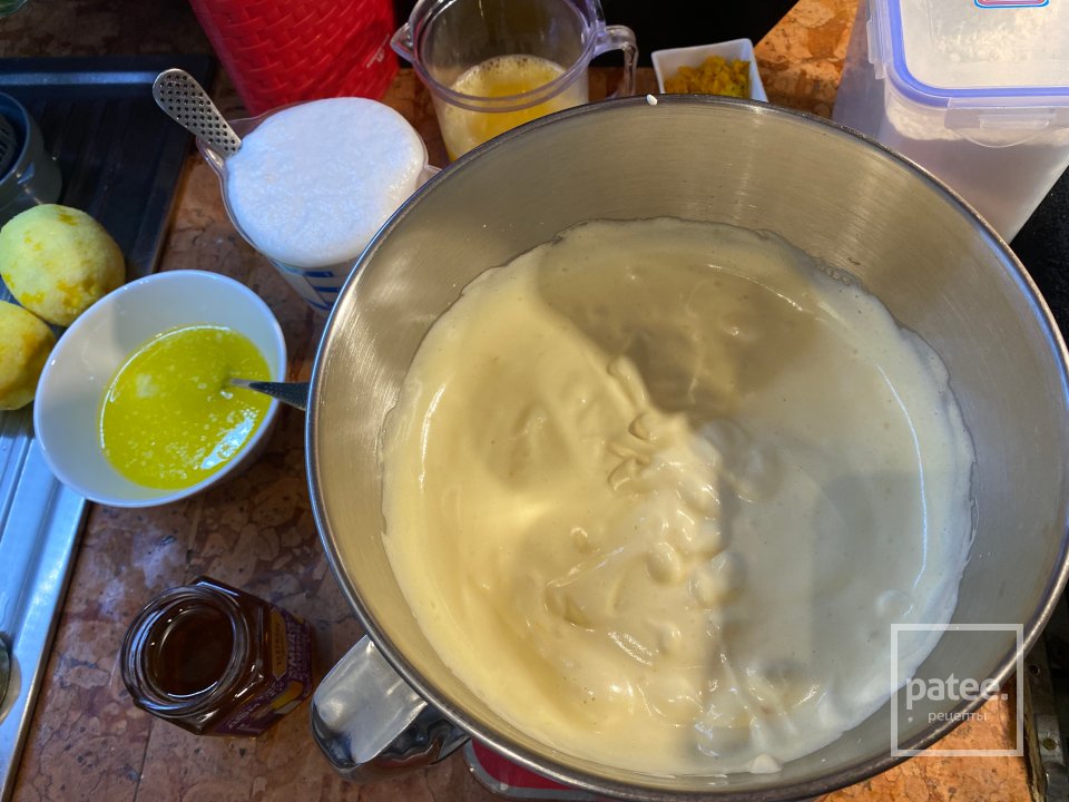 Кулич с цветами и фруктовой икрой - Шаг 1