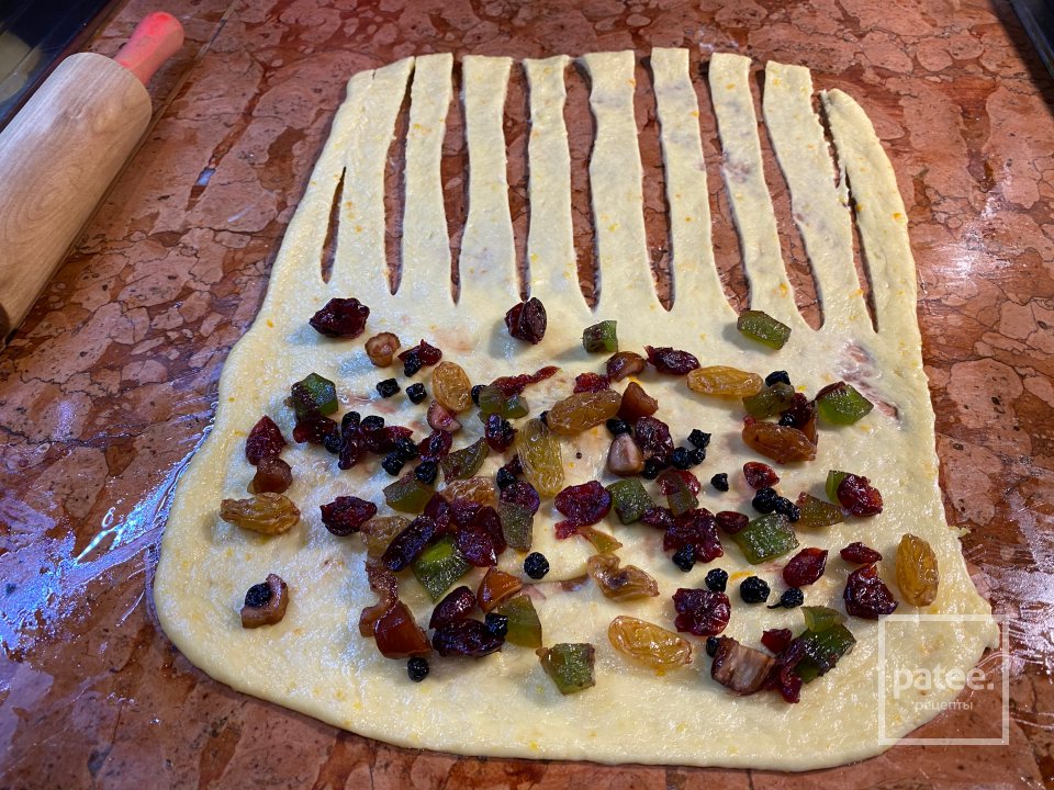 Кулич с цветами и фруктовой икрой - Шаг 4