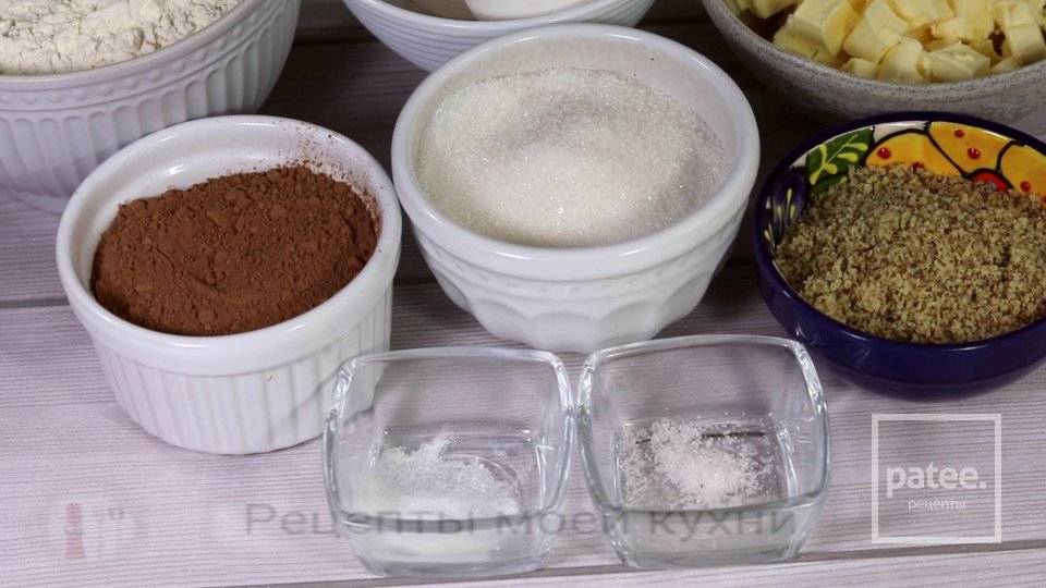 Шоколадное печенье с орехами к чаю за 20 минут - Шаг 1