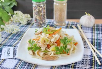 Лапша с курицей по-китайски