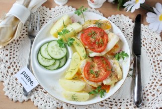 Филе судака с овощами в духовке