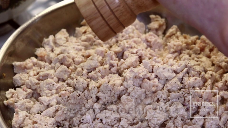 Заливной пирог с курицей и грибами - Шаг 6