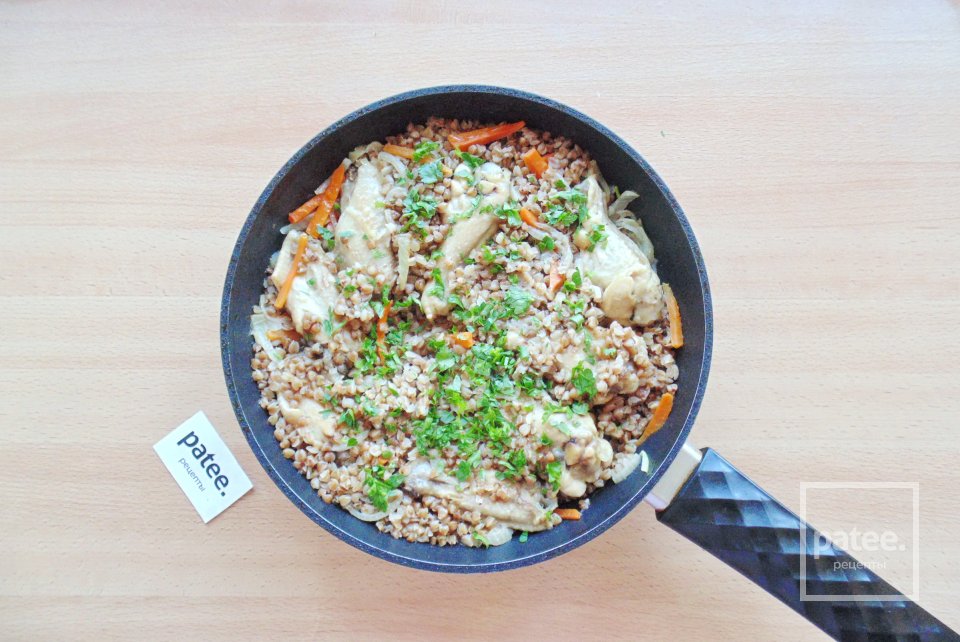 Куриные крылышки с гречкой - Шаг 11