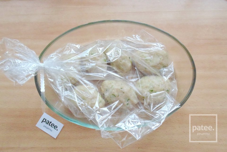 Куриные котлеты с кабачком в духовке - Шаг 9