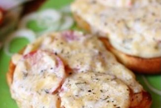 Горячие бутерброды с сыром и помидором🍅