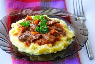 Пёркёльт-тушёное мясо по венгерски🥩