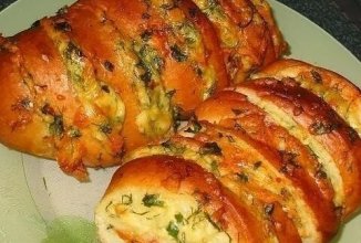 Запечённый батон с сыром и чесноком 🧄
