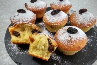 Творожные кексы с изюмом