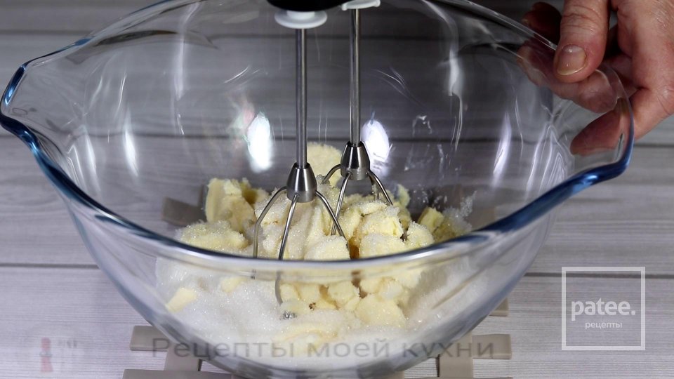 Кекс с ананасом и кокосовой стружкой - Шаг 2