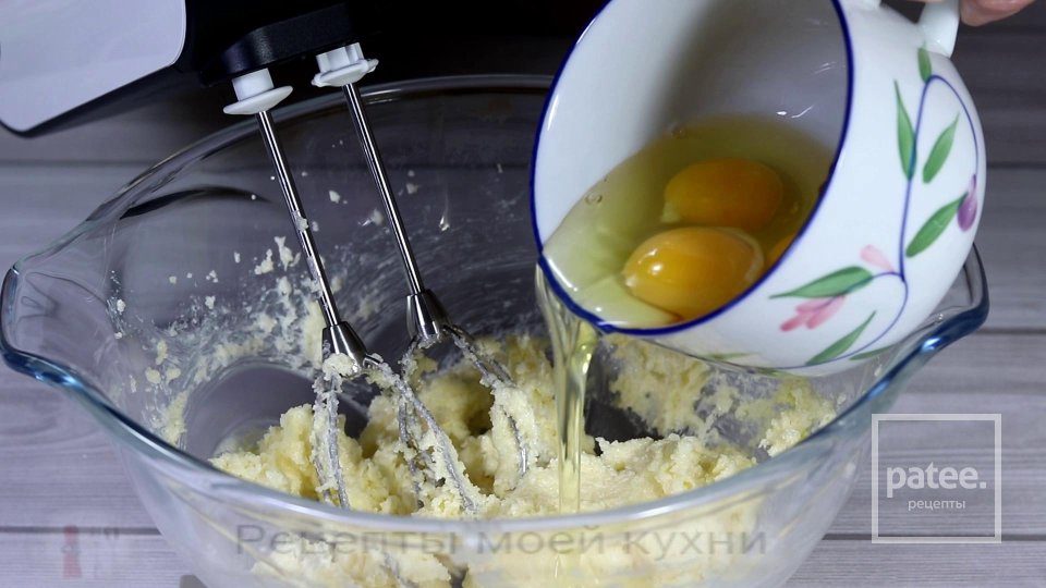 Кекс с ананасом и кокосовой стружкой - Шаг 3