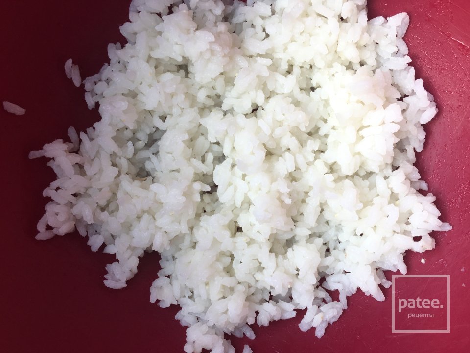Котлеты с рисом и рыбными консервами. - Шаг 1