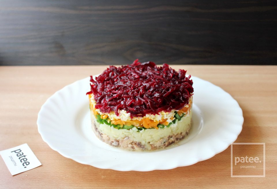 Слоеный салат со свеклой и сардиной - Шаг 8