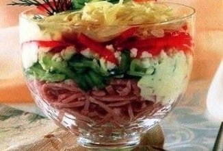 Слоеный салат-коктейль с ветчиной и болгарским перцем 🥗